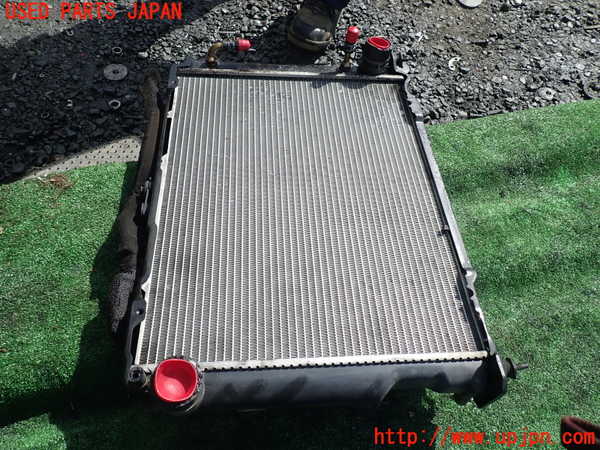 1UPJ-9239442321]ハイエースワゴン100系(KZH106W)ラジエーター1 中古_2