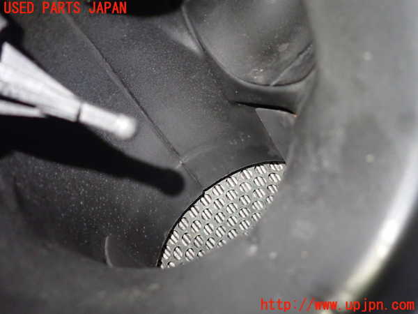 1UPJ-9239442560]ハイエースワゴン100系(KZH106W)エアクリーナーボックス 中古_3