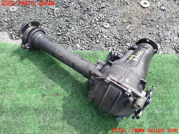 1UPJ-9239444350]ハイエースワゴン100系(KZH106W)フロントデフ 中古_2