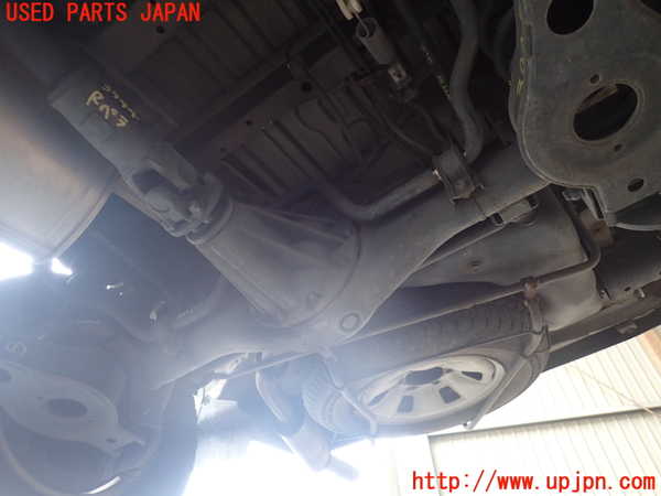 1UPJ-9239444400]ハイエースワゴン100系(KZH106W)リアデフホーシング 中古_2