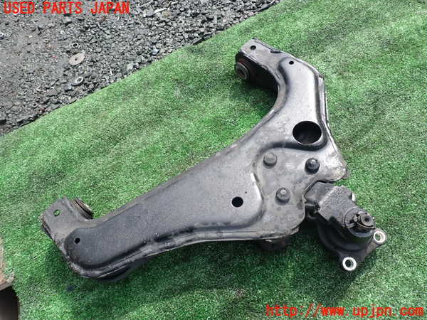 1UPJ-9239445176]ハイエースワゴン100系(KZH106W)右フロントロアアーム1 中古_2