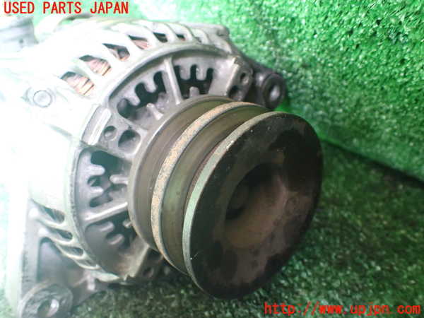 1UPJ-9239446015]ハイエースワゴン100系(KZH106W)オルタネーター(ダイナモ) 中古_3