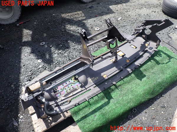 1UPJ-9239447505]ハイエースワゴン100系(KZH106W)ダッシュボード 中古_4