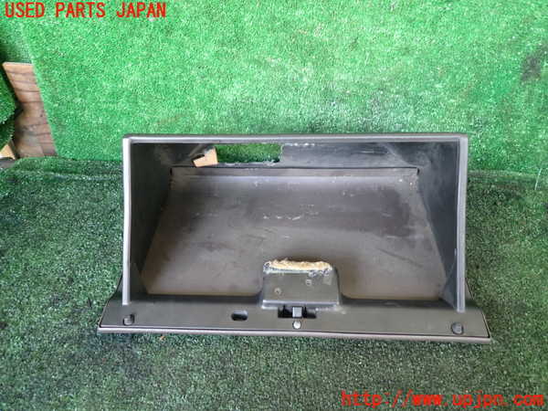 1UPJ-9239447516]ハイエースワゴン100系(KZH106W)グローブボックス1 中古_2