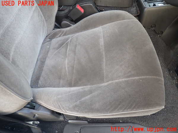 1UPJ-9239447035]ハイエースワゴン100系(KZH106W)運転席シート 中古_3