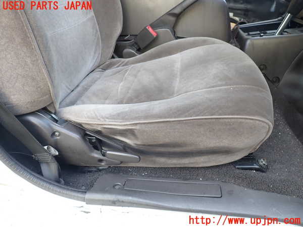 1UPJ-9239447035]ハイエースワゴン100系(KZH106W)運転席シート 中古_4