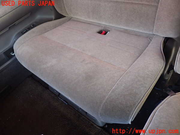 1UPJ-9239447145]ハイエースワゴン100系(KZH106W)右2列目シート 中古_3