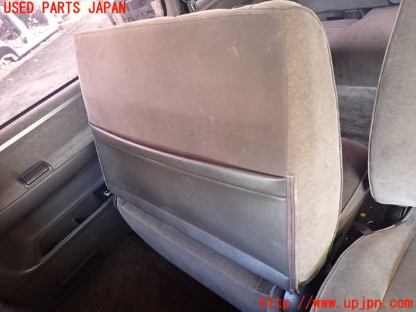 1UPJ-9239447145]ハイエースワゴン100系(KZH106W)右2列目シート 中古_4
