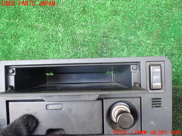 1UPJ-9239447821]ハイエースワゴン100系(KZH106W)灰皿1 中古_2