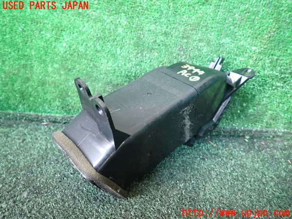 1UPJ-9239447526]ハイエースワゴン100系(KZH106W)エアコン吹き出し口1 (右) 中古_2