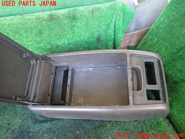 1UPJ-9239447540]ハイエースワゴン100系(KZH106W)センターコンソール 中古_2