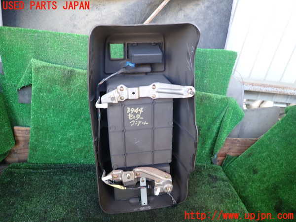 1UPJ-9239447540]ハイエースワゴン100系(KZH106W)センターコンソール 中古_3