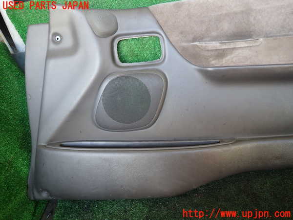 1UPJ-9239441234]ハイエースワゴン100系(KZH106W)右前ドア内張り 中古_3
