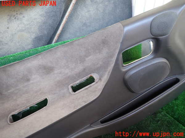 1UPJ-9239441264]ハイエースワゴン100系(KZH106W)左前ドア内張り 中古_2