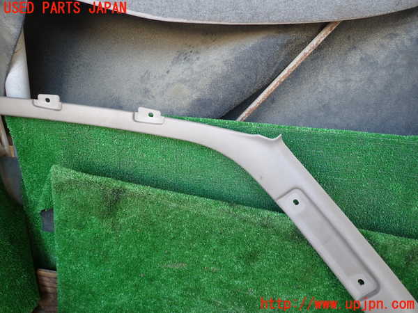 1UPJ-9239447660]ハイエースワゴン100系(KZH106W)左フロントピラートリム 中古_2