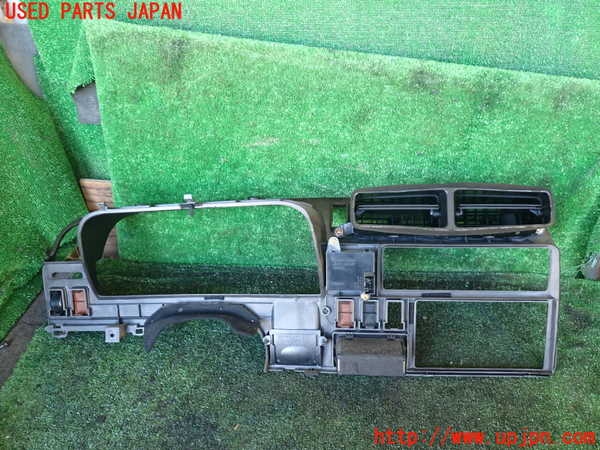 1UPJ-9239447510]ハイエースワゴン100系(KZH106W)メーターフード 中古_4
