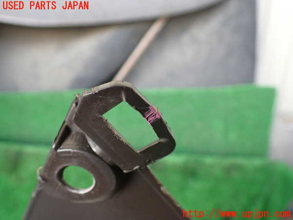 1UPJ-9239447810]ハイエースワゴン100系(KZH106W)ドリンクホルダー 中古_4