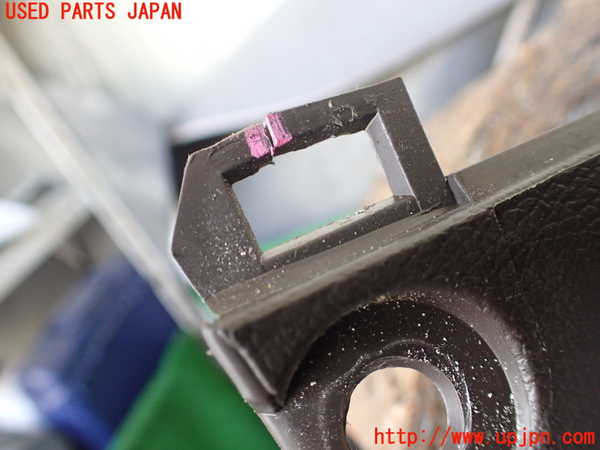 1UPJ-9239447810]ハイエースワゴン100系(KZH106W)ドリンクホルダー 中古_5