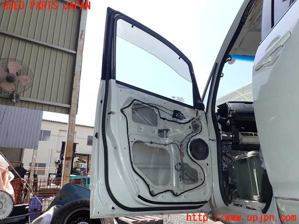 1UPJ-9239451260]デリカD：5(CV1W)左前ドア AGC M2H3 中古_2