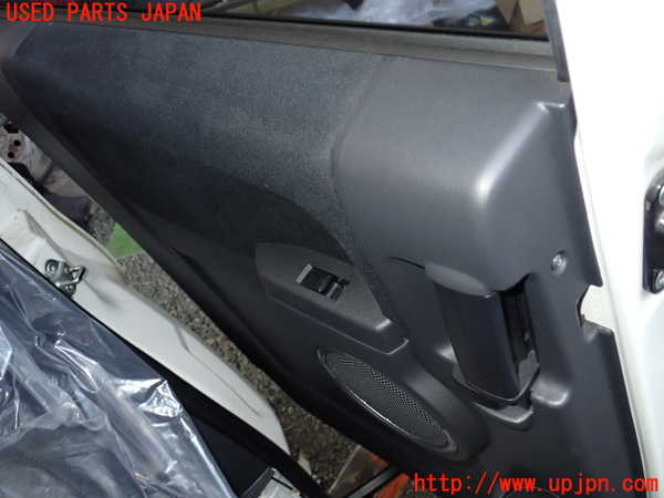 1UPJ-9239451320]デリカD：5(CV1W)左後ドア AGC M2L3 中古_2