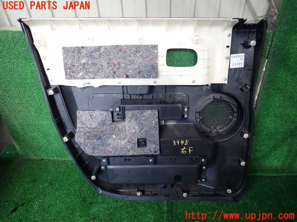 1UPJ-9239451234]デリカD：5(CV1W)右前ドア内張り 中古_3