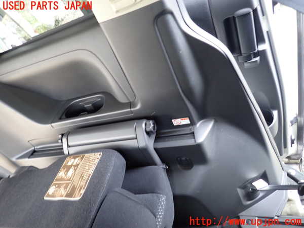 1UPJ-9239457680]デリカD：5(CV1W)左リアピラートリム 中古_4