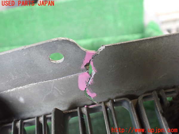 1UPJ-9239461050]クラウン 4ドア ハードトップ(GS151H)ラジエターグリル 中古_4