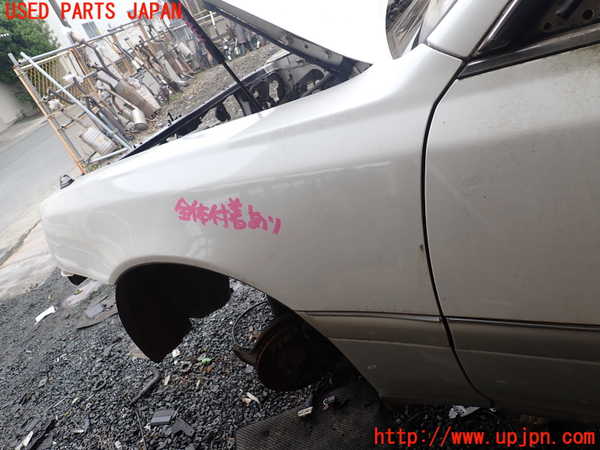 1UPJ-9239461082]クラウン 4ドア ハードトップ(GS151H)左前フェンダー 中古_3