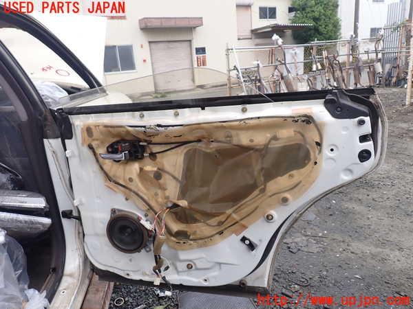 1UPJ-9239461290]クラウン 4ドア ハードトップ(GS151H)右後ドア 中古(M2T5)_4