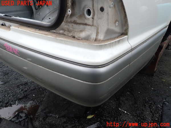 1UPJ-9239461610]クラウン 4ドア ハードトップ(GS151H)リアバンパー 中古_2