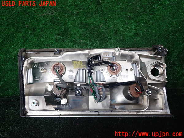 1UPJ-9239461550]クラウン 4ドア ハードトップ(GS151H)右リアフィニッシャー 中古_3
