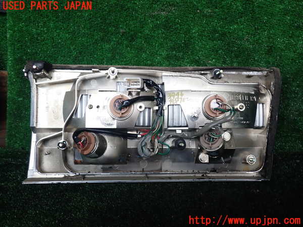 1UPJ-9239461552]クラウン 4ドア ハードトップ(GS151H)左リアフィニッシャー 中古_3