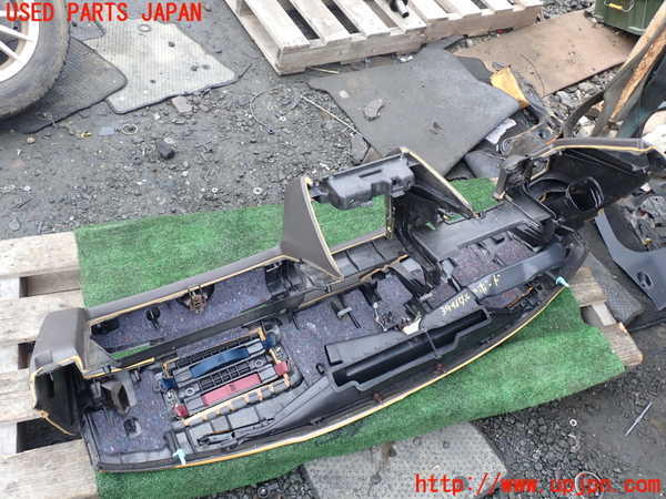 1UPJ-9239467505]クラウン 4ドア ハードトップ(GS151H)ダッシュボード 中古_5