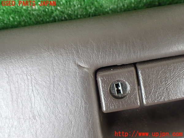 1UPJ-9239467516]クラウン 4ドア ハードトップ(GS151H)グローブボックス1 中古_2