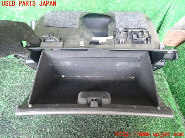 1UPJ-9239467516]クラウン 4ドア ハードトップ(GS151H)グローブボックス1 中古_3