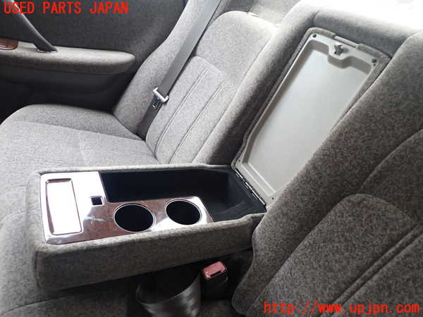 1UPJ-9239467385]クラウン 4ドア ハードトップ(GS151H)リアシート 中古_3