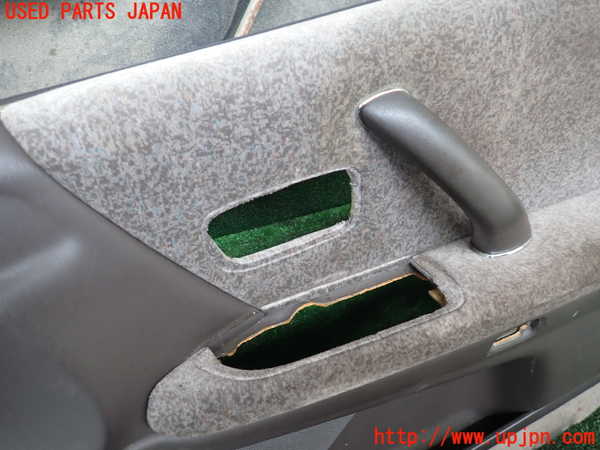 1UPJ-9239461234]クラウン 4ドア ハードトップ(GS151H)右前ドア内張り 中古_2