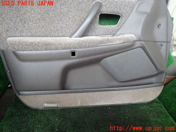 1UPJ-9239461264]クラウン 4ドア ハードトップ(GS151H)左前ドア内張り 中古_3