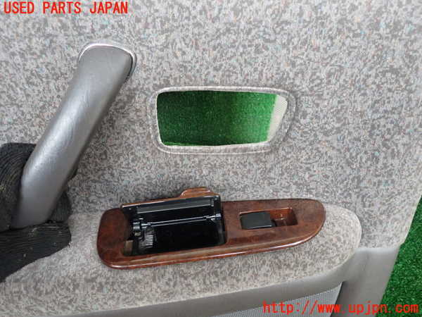 1UPJ-9239461324]クラウン 4ドア ハードトップ(GS151H)左後ドア内張り 中古_2