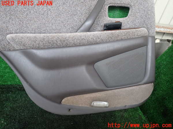 1UPJ-9239461324]クラウン 4ドア ハードトップ(GS151H)左後ドア内張り 中古_3