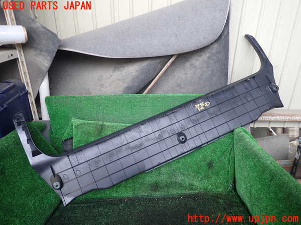 1UPJ-9239467692]クラウン 4ドア ハードトップ(GS151H)内装トリム類2 中古_4