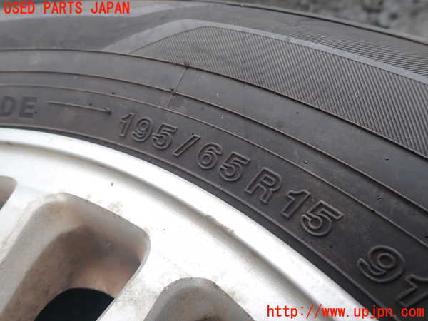 1UPJ-9239469026]クラウン 4ドア ハードトップ(GS151H)タイヤ　ホイール　1本① 195/65R15 中古_3