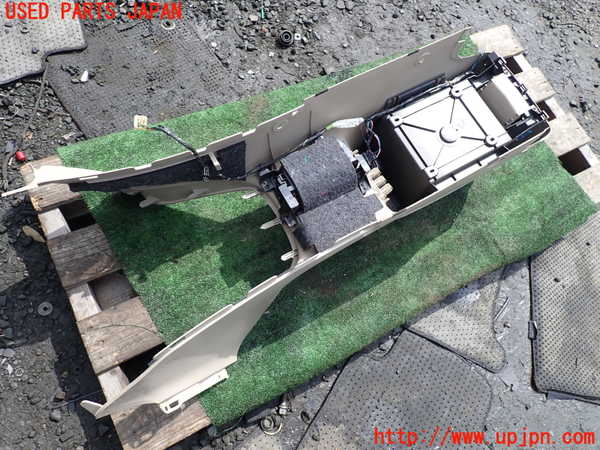 1UPJ-9239487540]アルファードハイブリッド(ATH10W)センターコンソール 中古_4