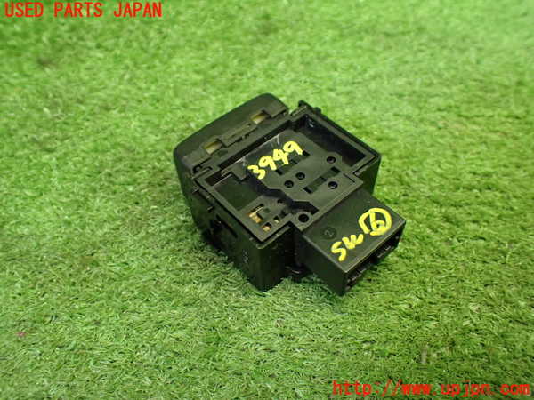 1UPJ-9239496311]フェアレディZロードスター(HZ33)スイッチ6 (給油口) 中古_3