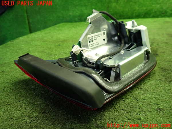 1UPJ-9239501550]BMW M4 クーペ F82(3C30)右リアフィニッシャー 中古_3