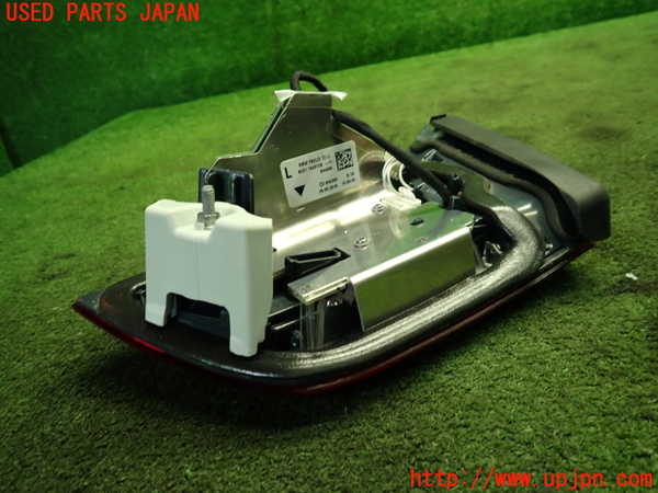 1UPJ-9239501552]BMW M4 クーペ F82(3C30)左リアフィニッシャー 中古_3