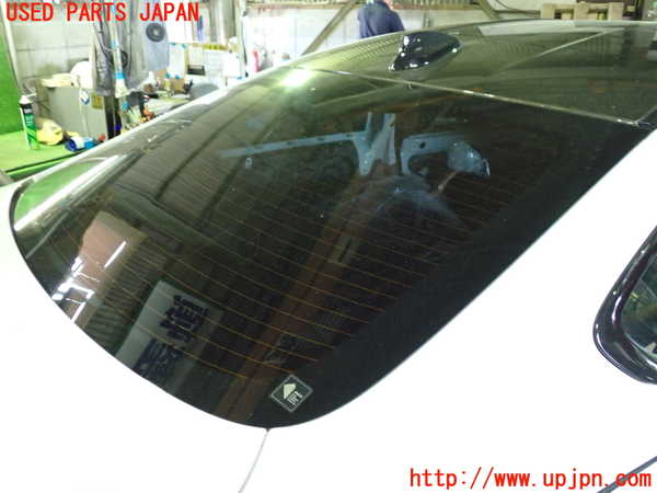 1UPJ-9239501560]BMW M4 クーペ F82(3C30)リアガラス 中古 SAINT-GOBAIN M23100 43R-011057_2