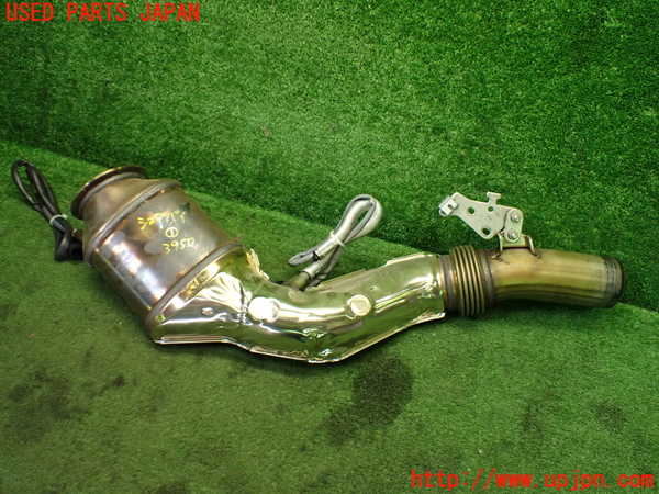 1UPJ-9239502661]BMW M4 クーペ F82(3C30)触媒1 中古_2