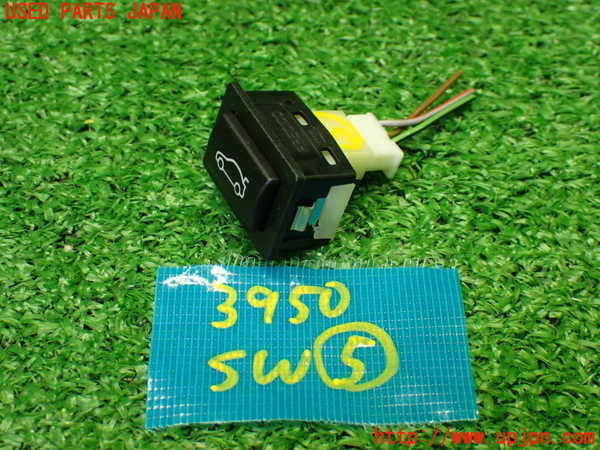 1UPJ-9239506310]BMW M4 クーペ F82(3C30)スイッチ5(トランク) 中古_2