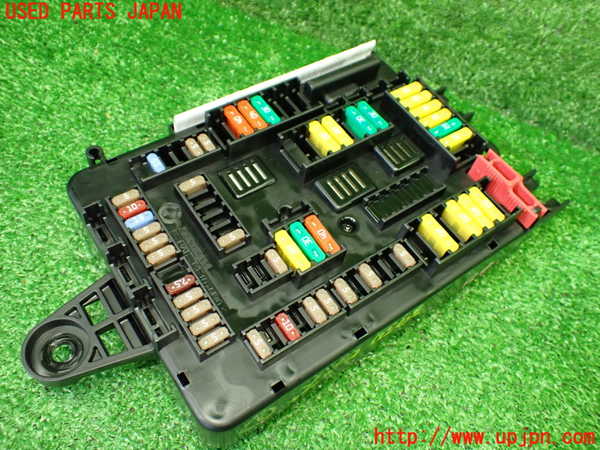 1UPJ-9239506741]BMW M4 クーペ F82(3C30)ヒューズボックス1(室内) 中古_3